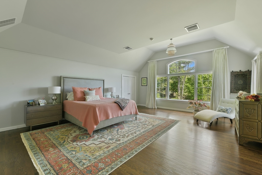 3 Wood Ln, Winchester