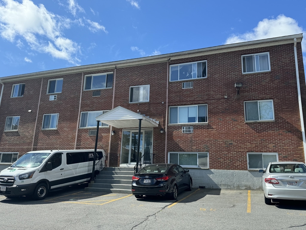 135 Winthrop St, Framingham