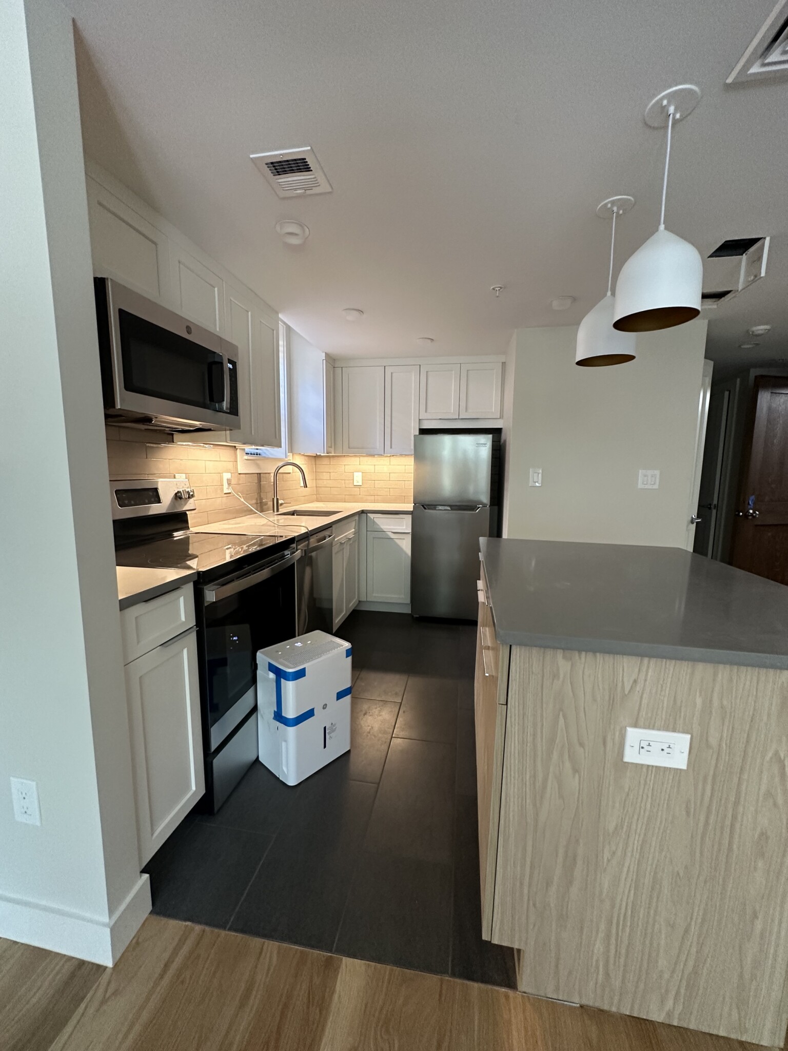 48 John F Kennedy St, Riverside