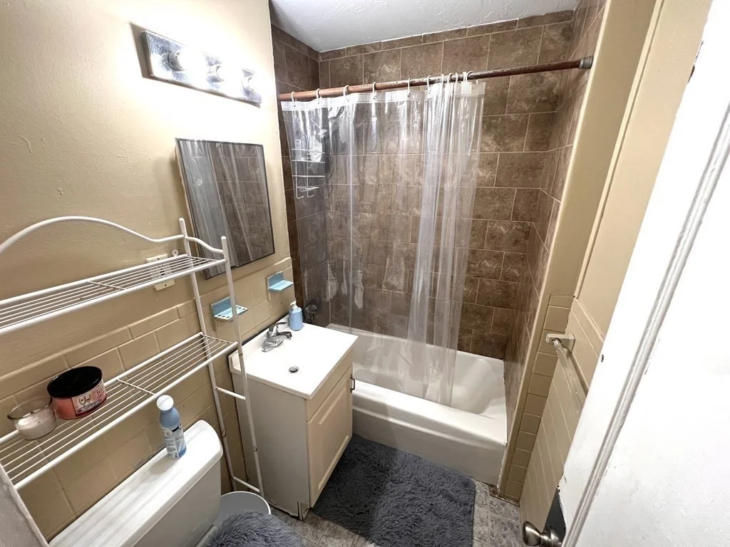 32 Reedsdale St, Brighton