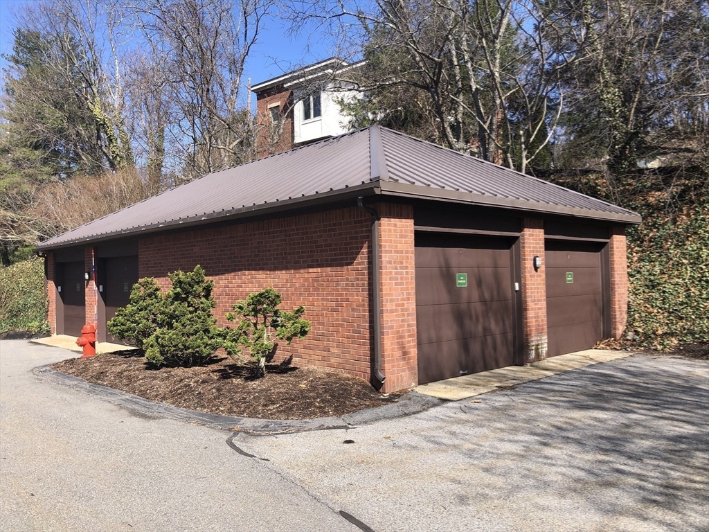 99 Florence, Newton