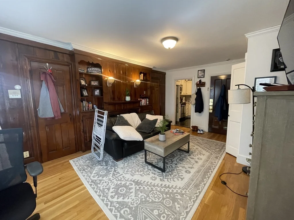 218 Newbury, Back Bay
