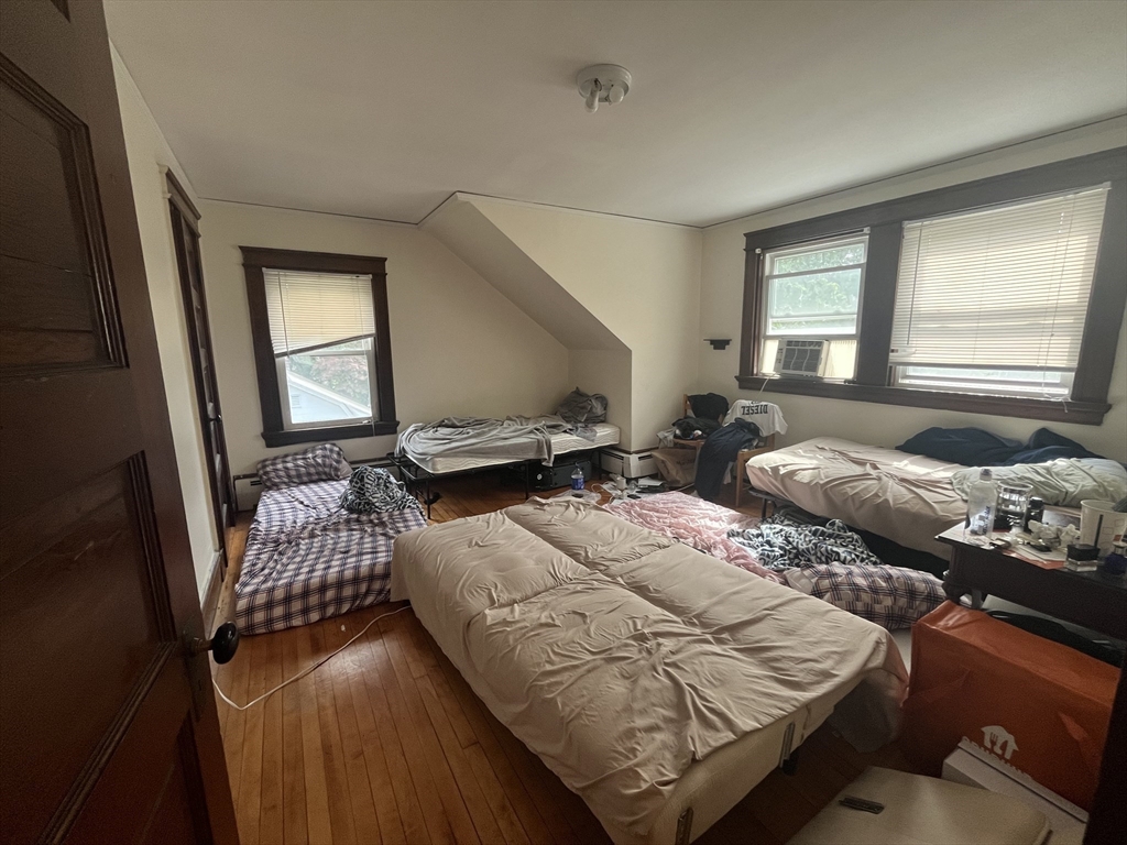 84 Walker St, Newton