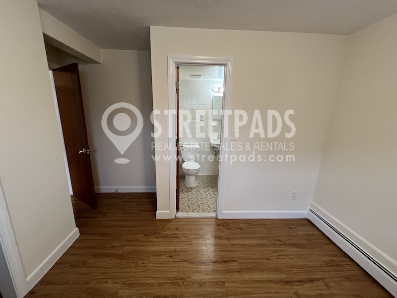 164 North Beacon St, Oak Square