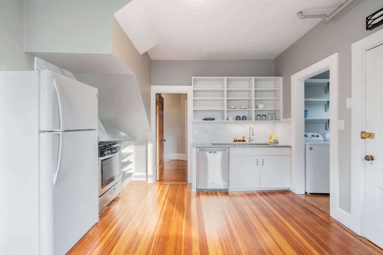 3 bed, 1 bath apartment for rent at 39 Melville Ave Unit 2, Dorchester — photo 11 of 28