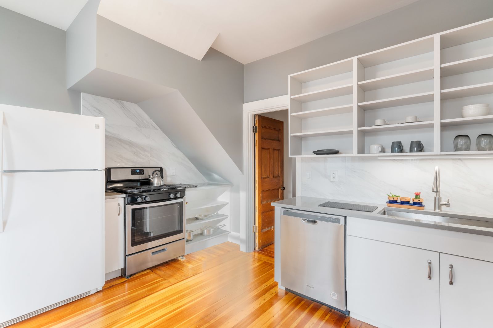 3 bed, 1 bath apartment for rent at 39 Melville Ave Unit 2, Dorchester — photo 12 of 28