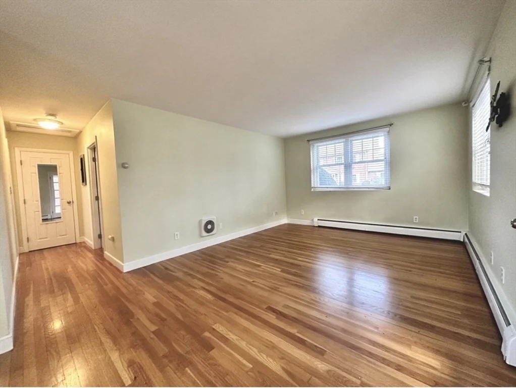 48 Emerson Garden, Lexington