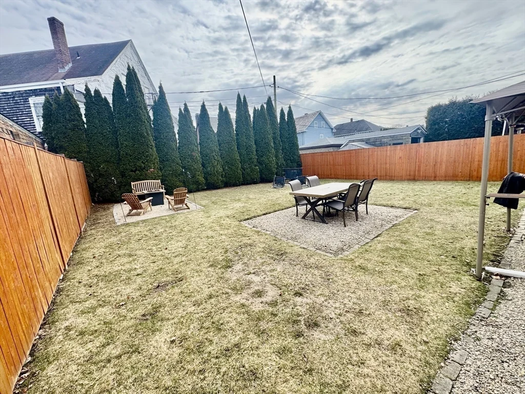52 Hussey St, West