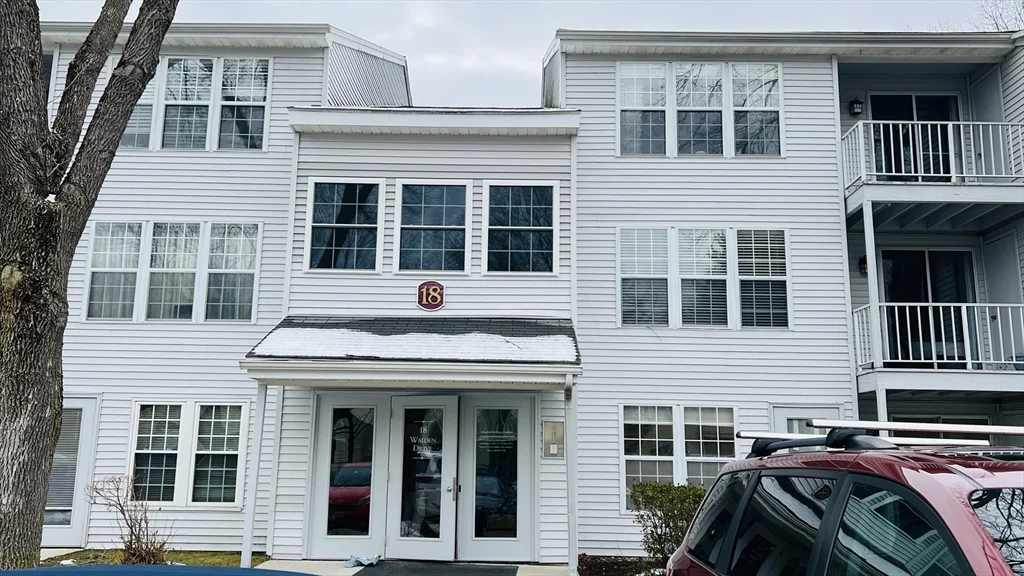 18 Walden Dr, Natick