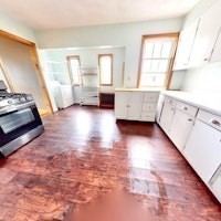 27 Princeton St, Medford