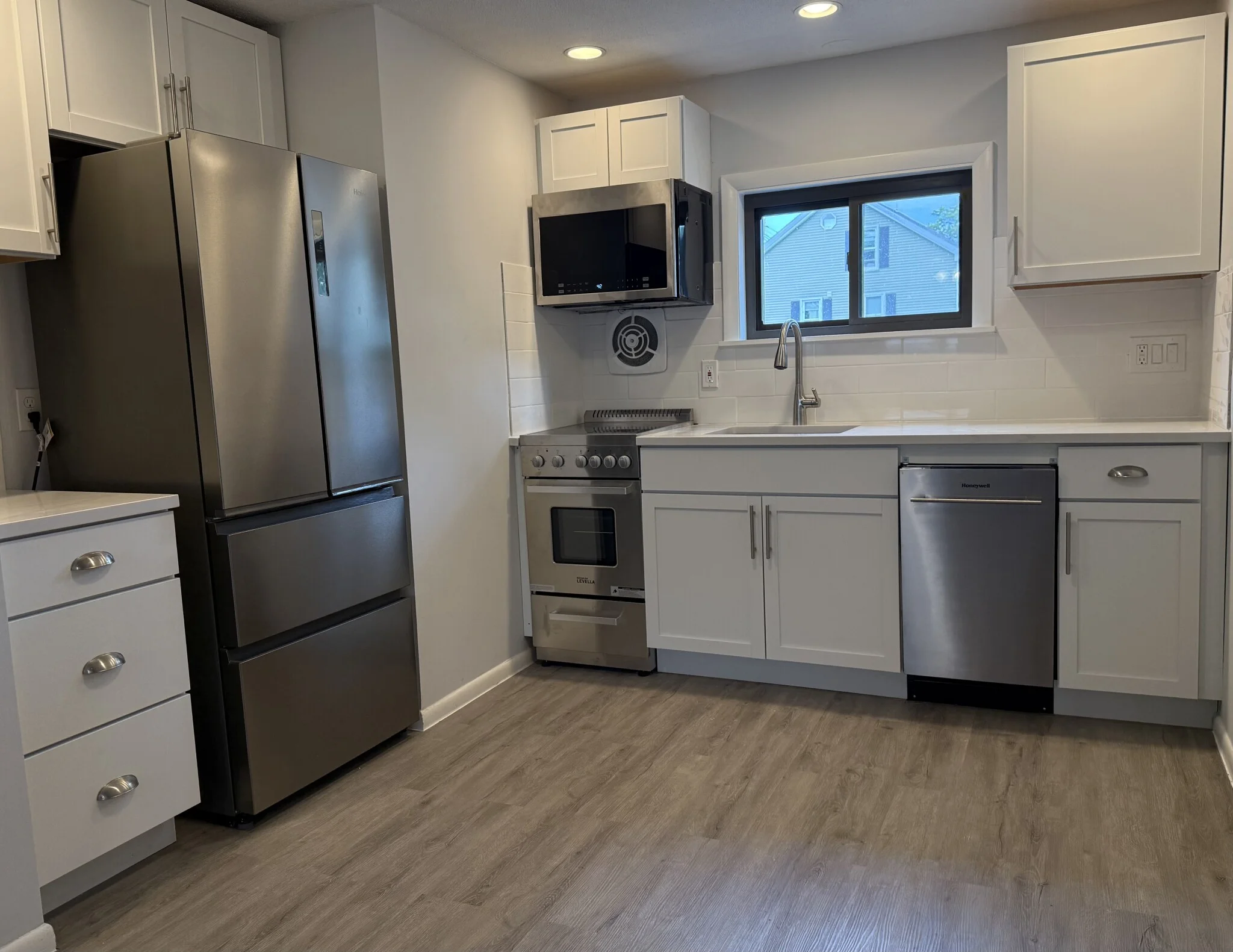 8 Friend St, South Side