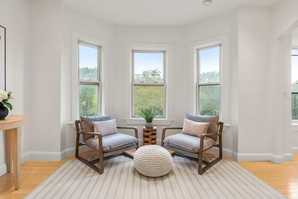 178 Hyde Park Ave, Jamaica Plain