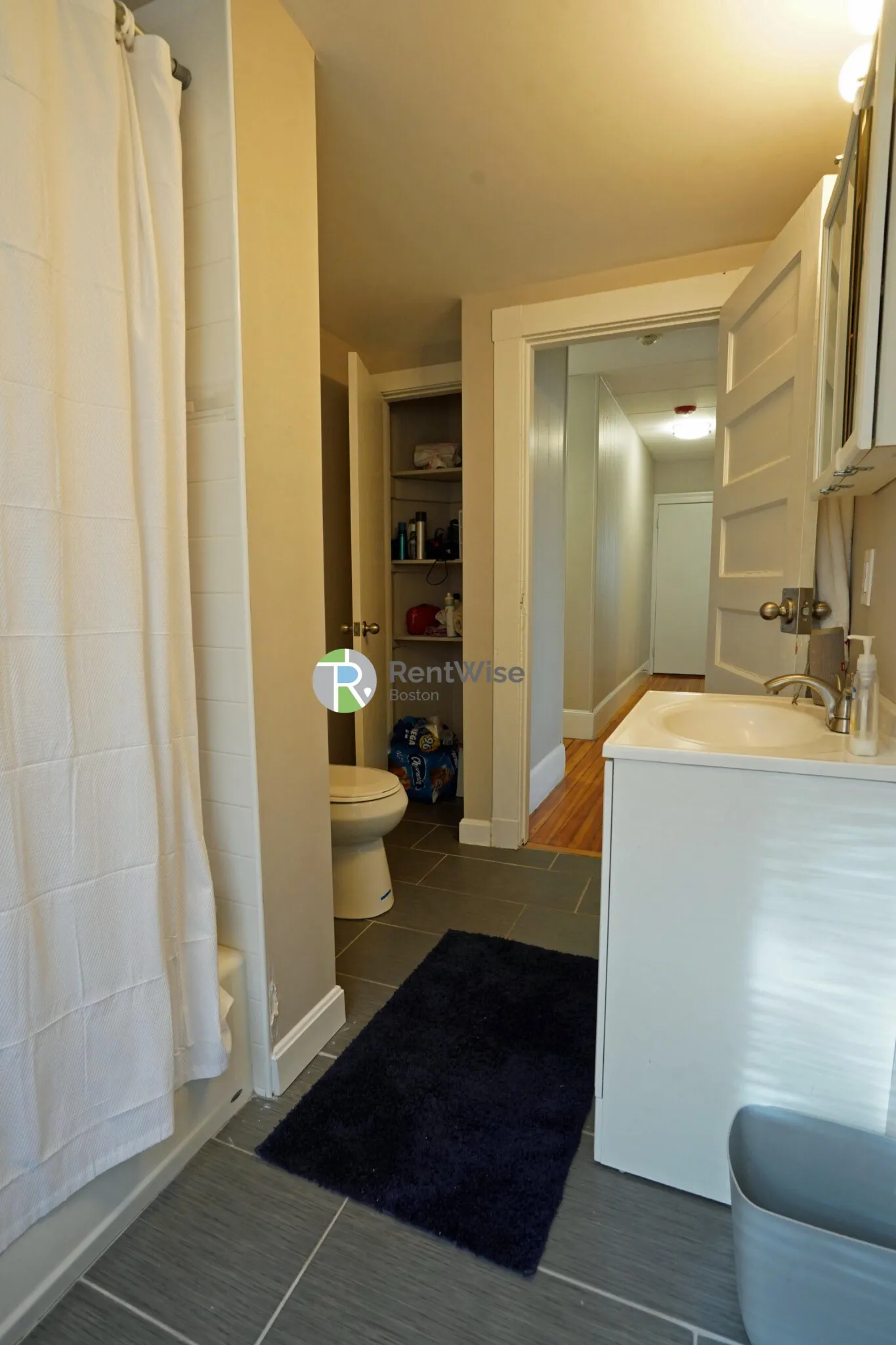 2 Ashford Ct, Allston