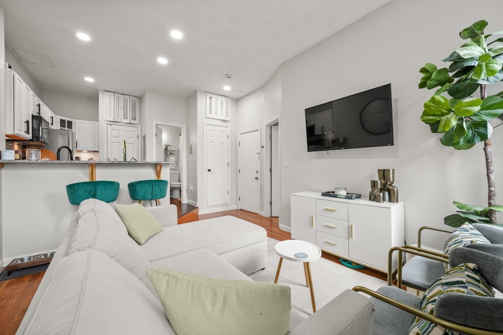 549 Columbus Ave, South End