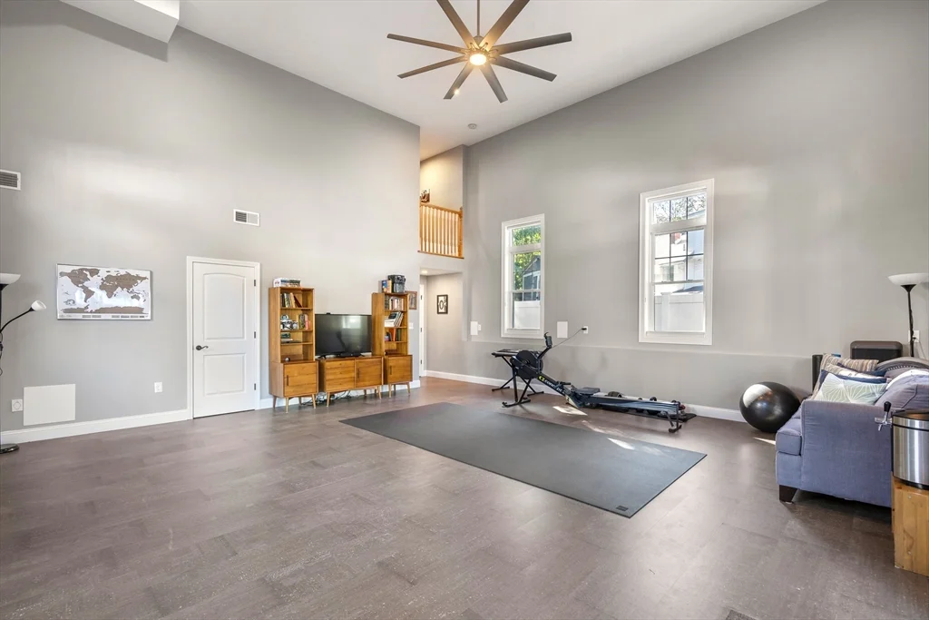 28 Park Ave, Medford