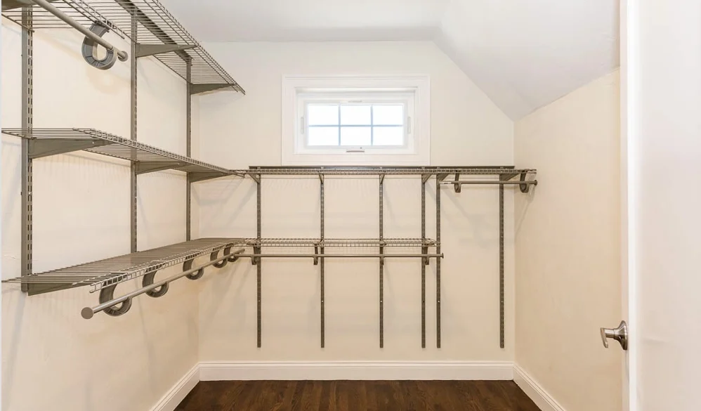 77 Rock Glen Rd, Medford