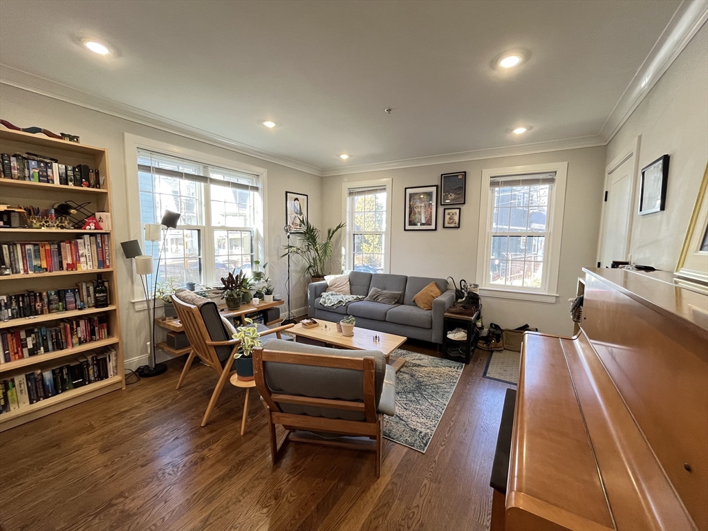 63 Sedgwick St, Jamaica Plain