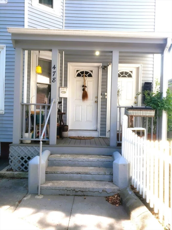 478 Medford St, Somerville