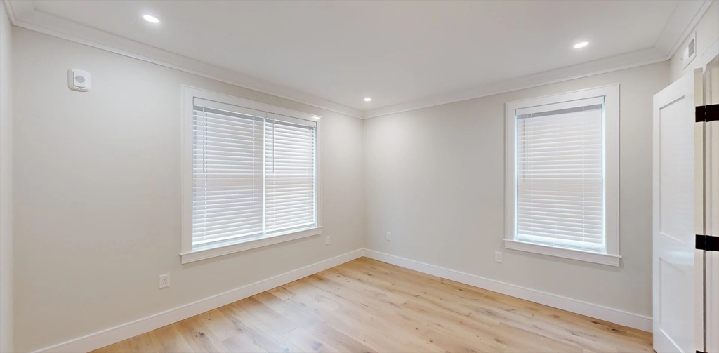 9 Everett St, Allston