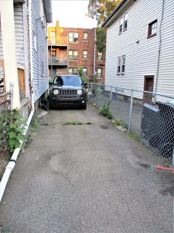 71 Hooker St, Allston