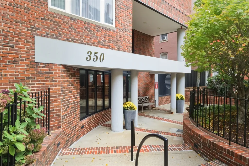 350 North, North End