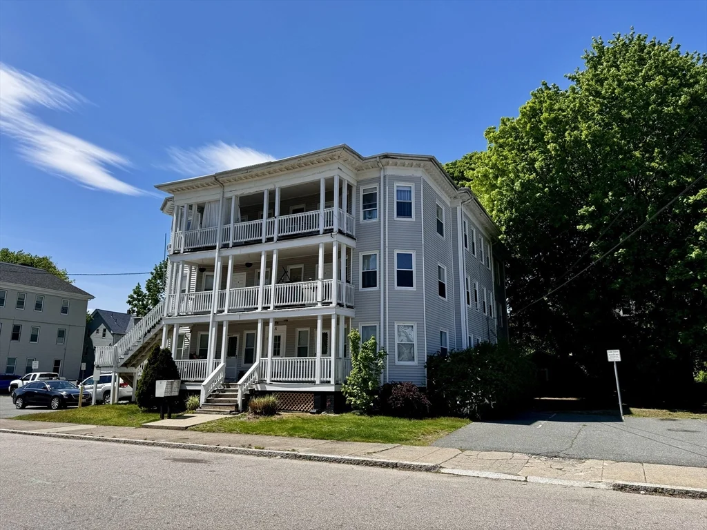 11 John St, Attleboro