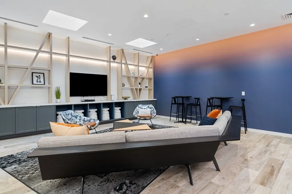 839 Beacon St, Fenway