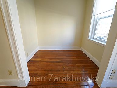 Studio bed, 1 bath apartment for rent at 221 Kelton Unit 2, Allston — photo 6 of 12