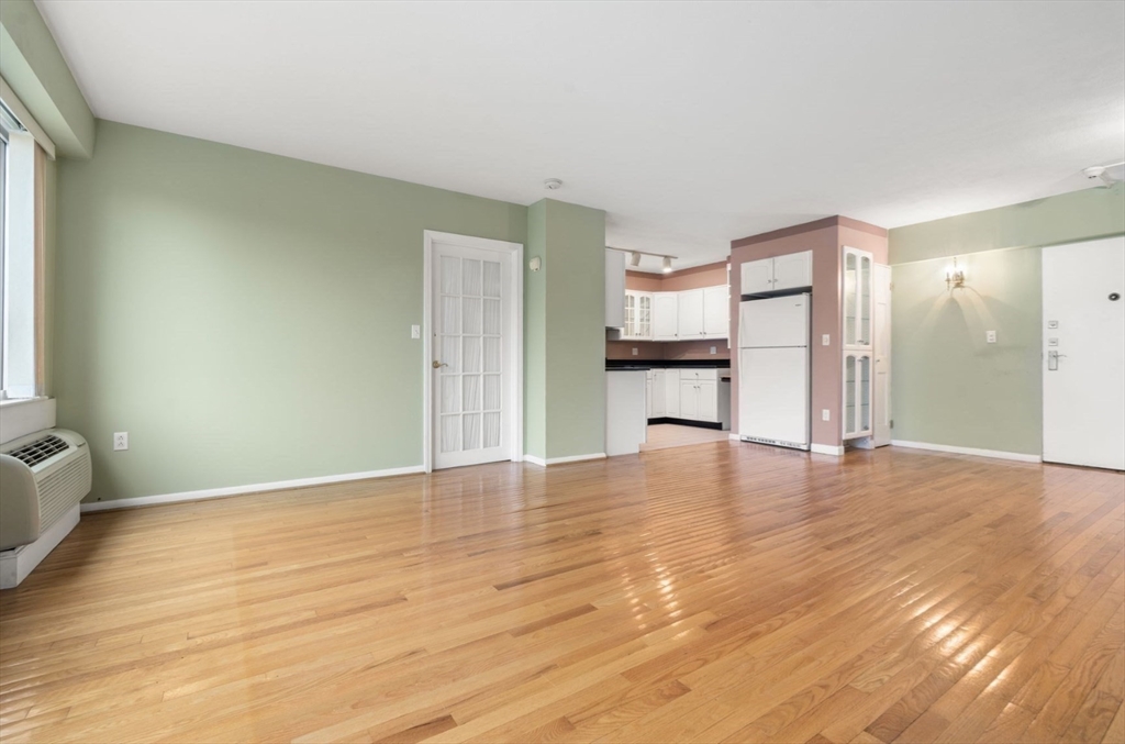 10 Hammond Pond Pkwa, Chestnut Hill