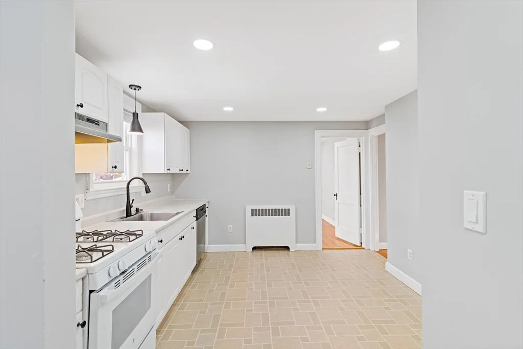 126 Washington Ave, Waltham