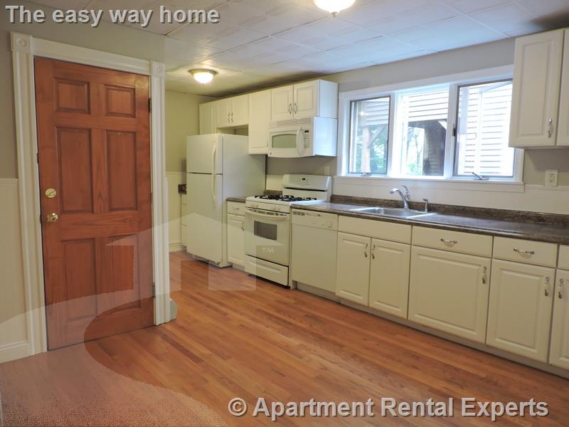 32 Speridakis Ter, Central Square