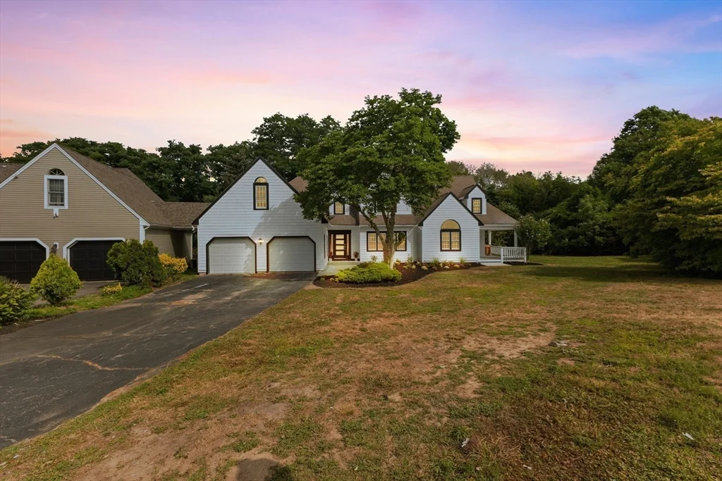 24 Country Club Dr, Plymouth