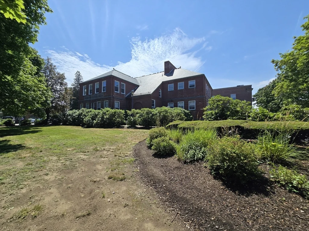 130 Beach St, Quincy