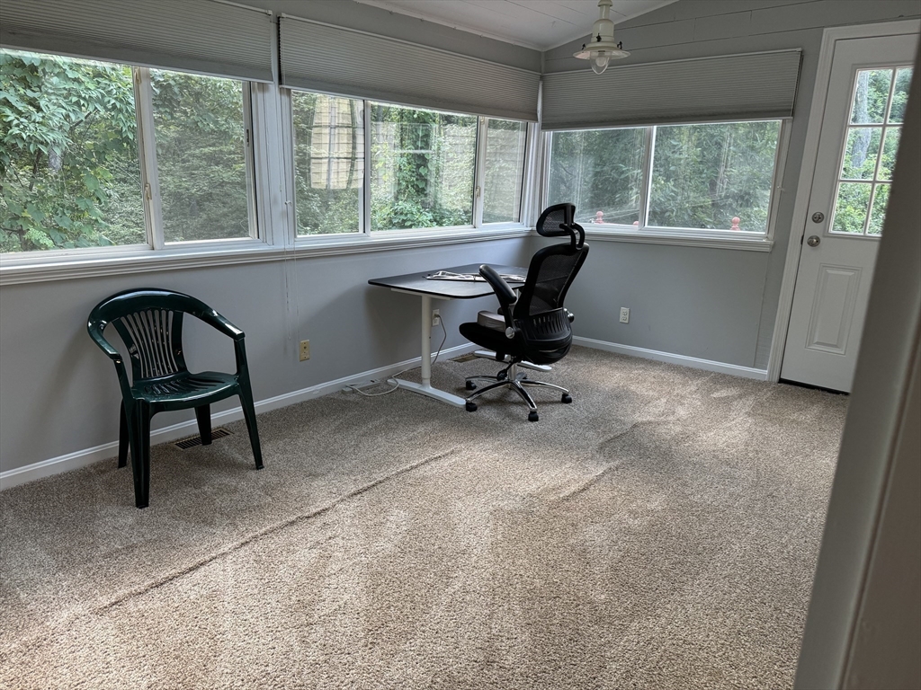 6 Fox Hill Rd, Ashland