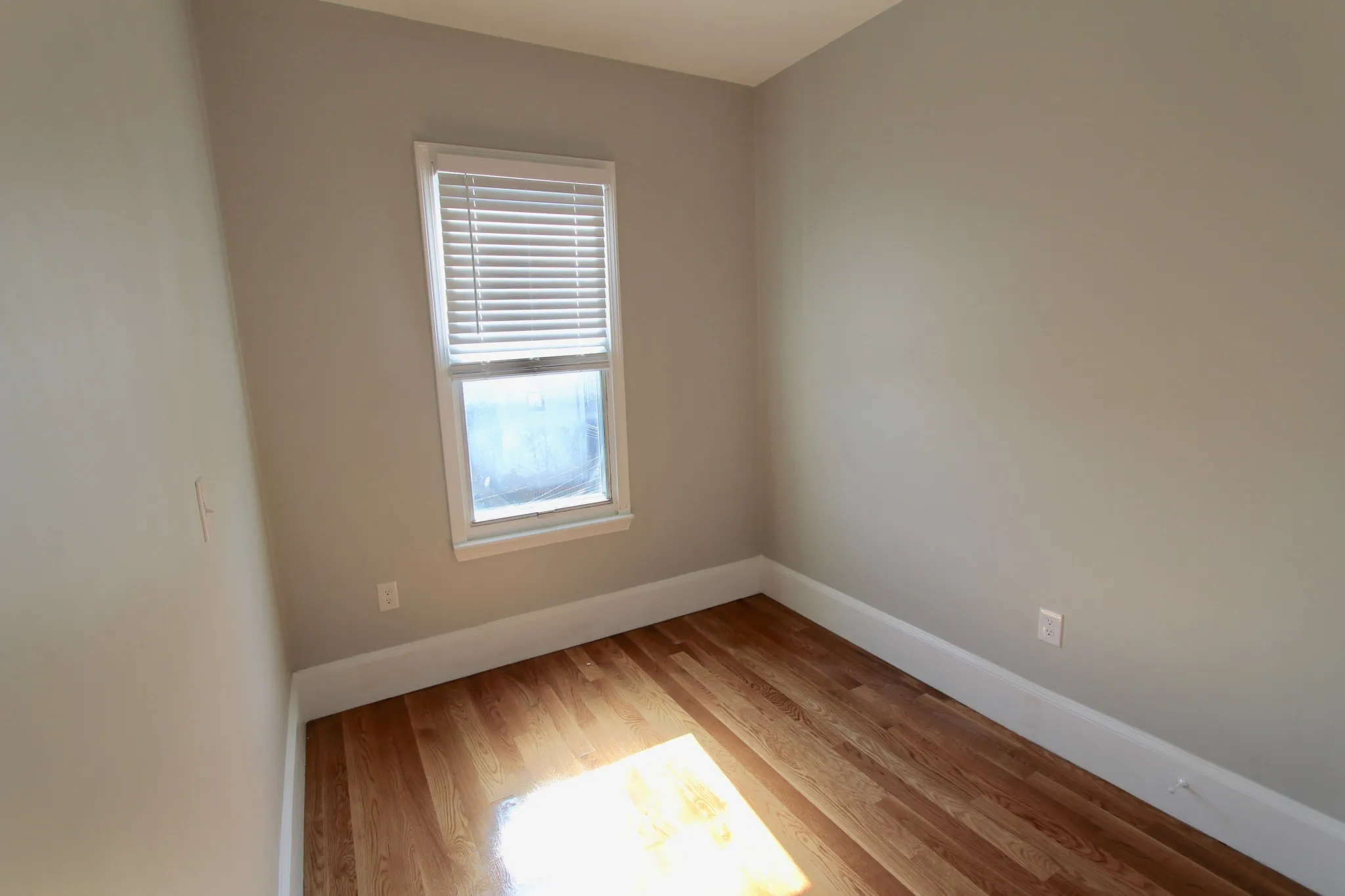 460 Saratoga St, East Boston