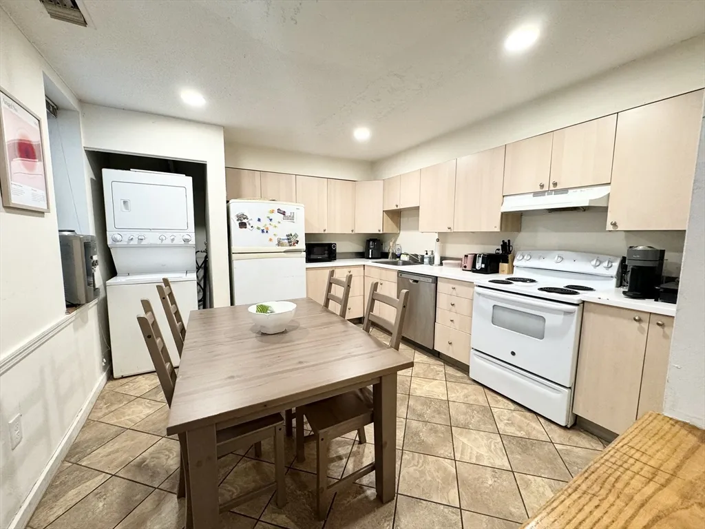 71 Gainsborough, Boston