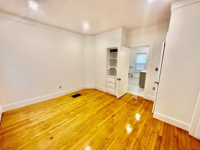 14 Stanford Ter, Ward Two