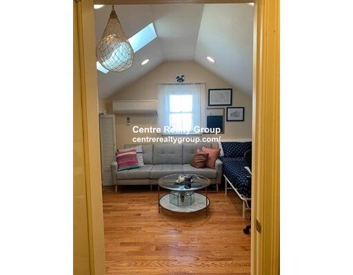 19 Chestnut Hill Ave, Brighton