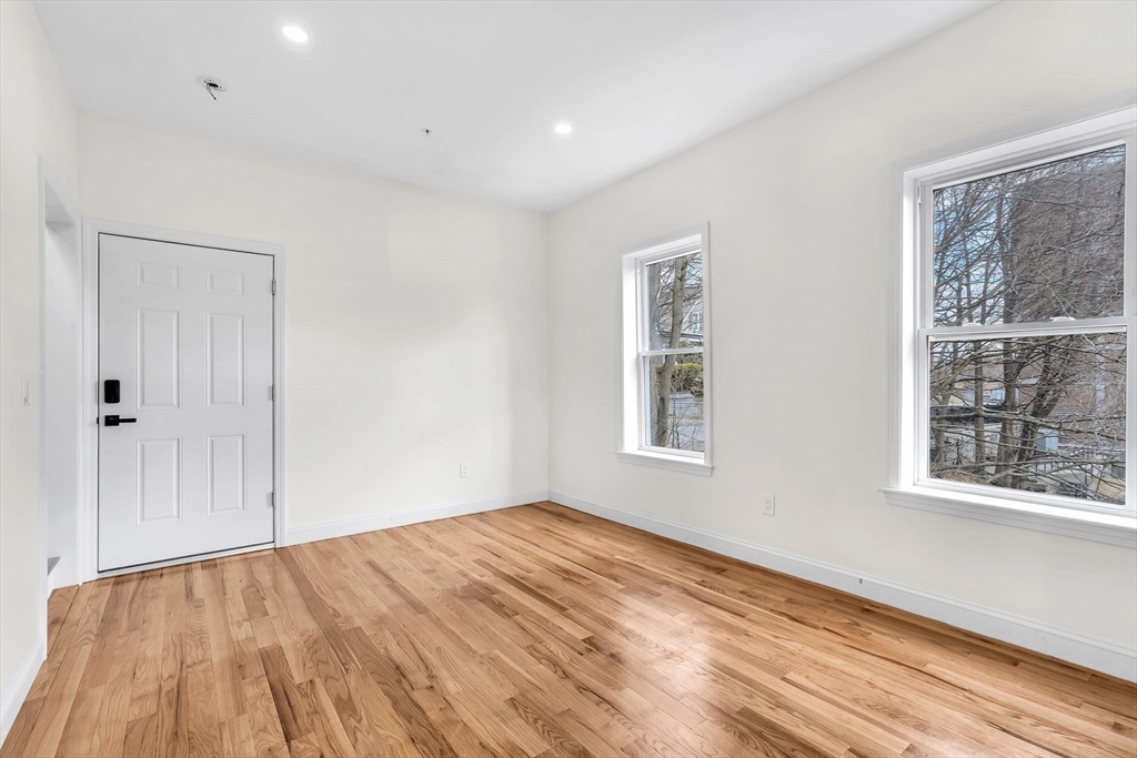 23 Pleasant St, Fitchburg