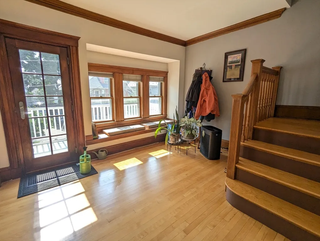 17 Commonwealth Rd, Watertown