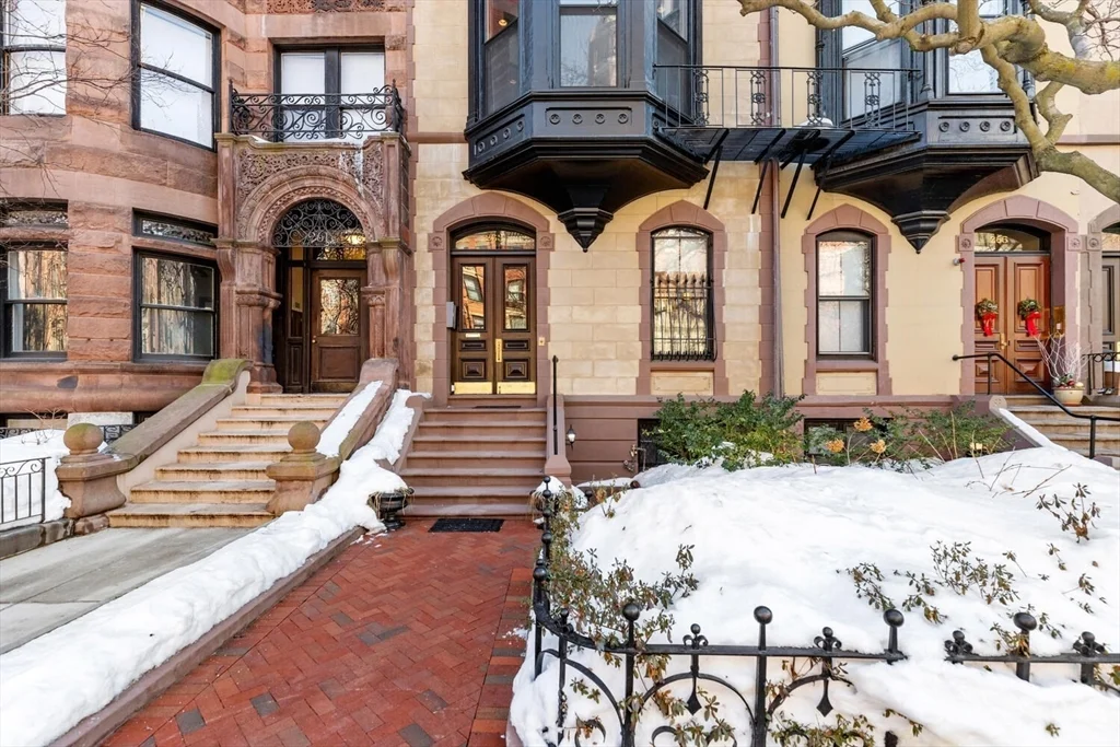 263 Beacon St, Back Bay