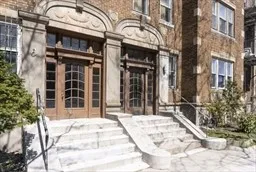 2017 Commonwealth Ave, Brighton