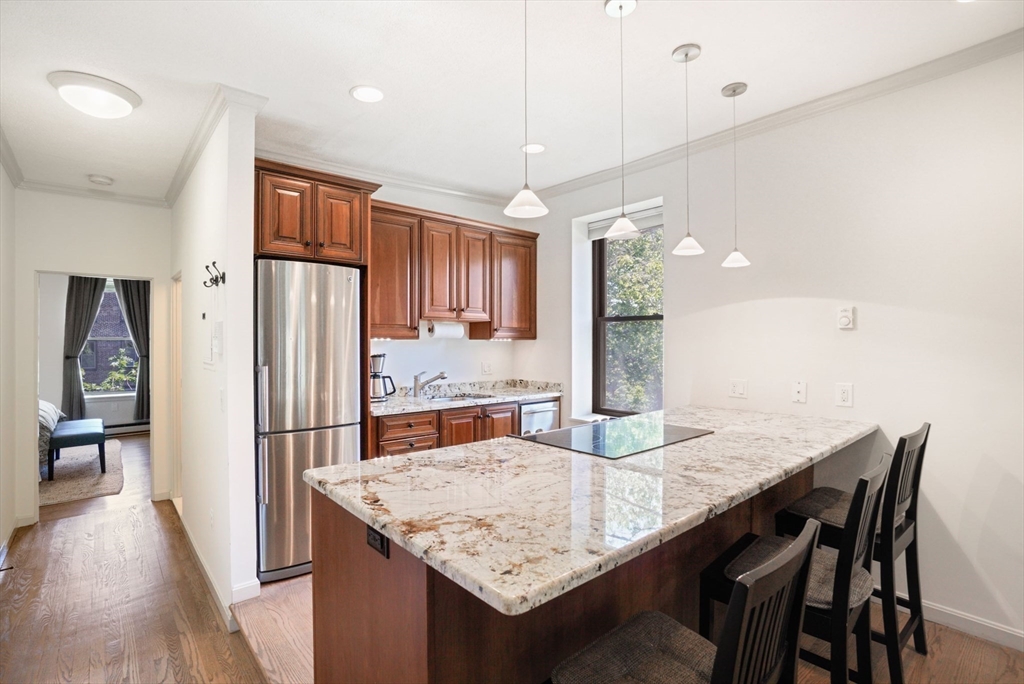 231 West Newton, Back Bay