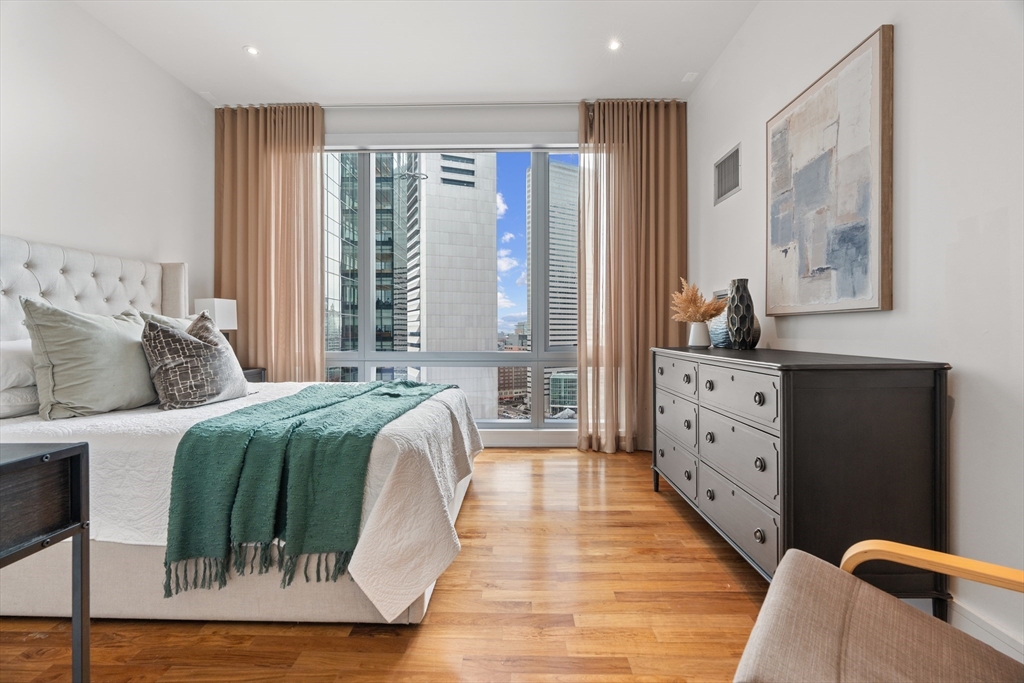 500 Atlantic Ave, Waterfront