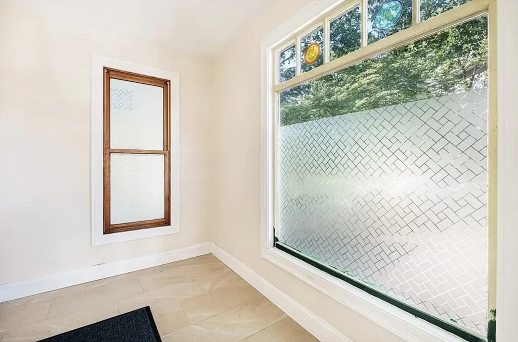 161 Walnut St, Newtonville