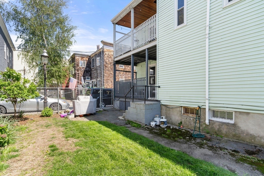 642 E 8th St, South Boston