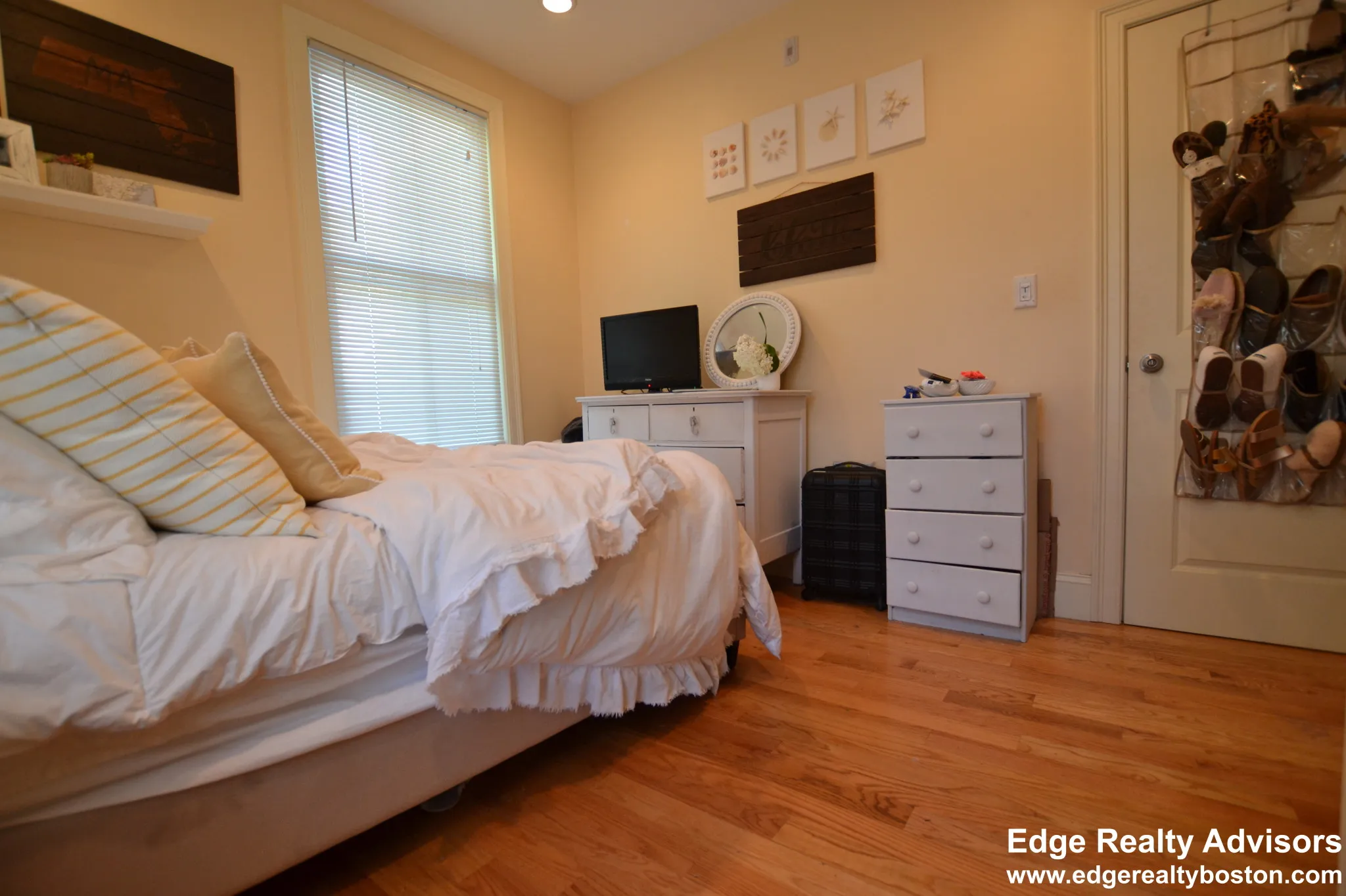 11 Sparhawk St, Oak Square