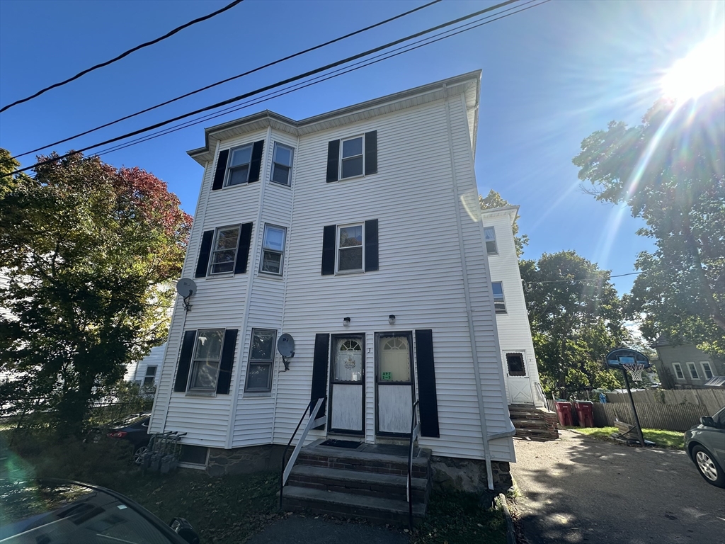 3 Shaw Ave, Middleboro
