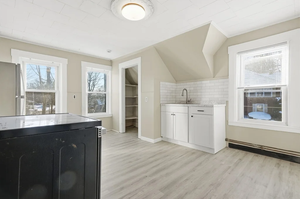 29 Allen St, Gardner