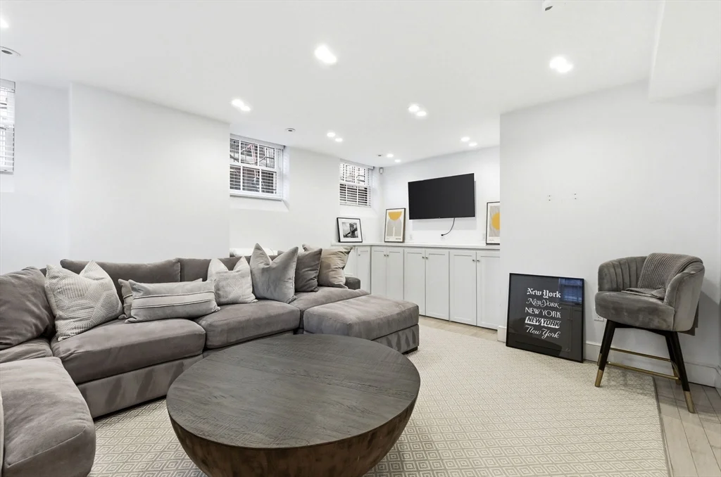 50 River St, Beacon Hill